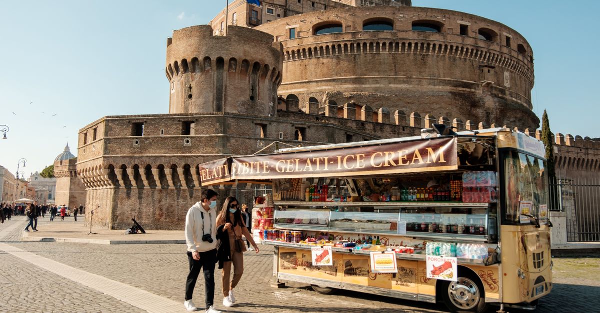 Food truck devant le château d'Angers